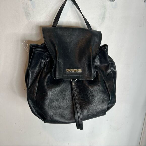 Crabtree leather medium backpack drawstring closure - Picture 1 of 6